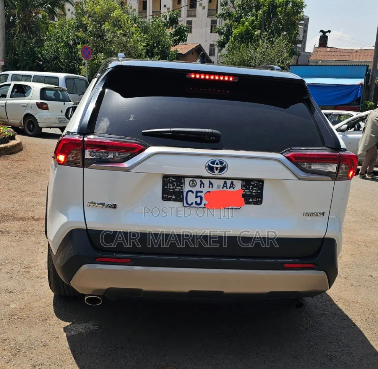 Toyota RAV4 Hybrid 2023 White