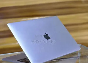 Photo - New Laptop Apple MacBook Pro 2022 M2 8GB Intel Core M SSD 256GB