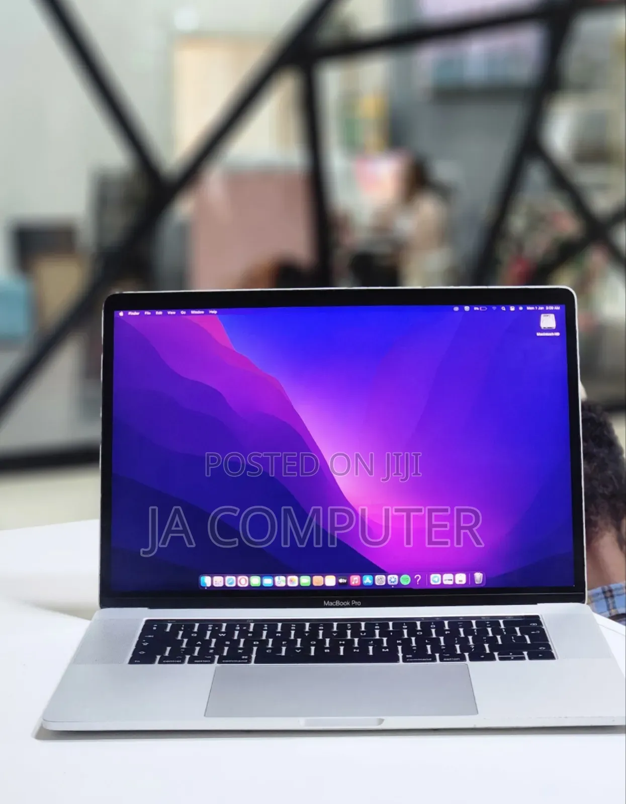 New Laptop Apple MacBook Pro 2017 16GB Intel Core I7 SSD 512GB