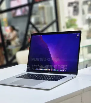 New Laptop Apple MacBook Pro 2017 16GB Intel Core I7 SSD 512GB