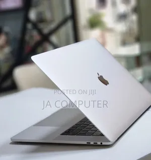 New Laptop Apple MacBook Pro 2017 16GB Intel Core I7 SSD 512GB