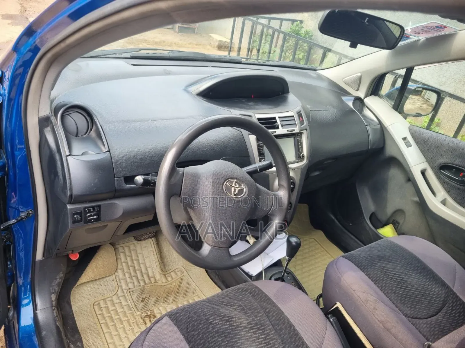 Toyota Yaris 2010 Blue