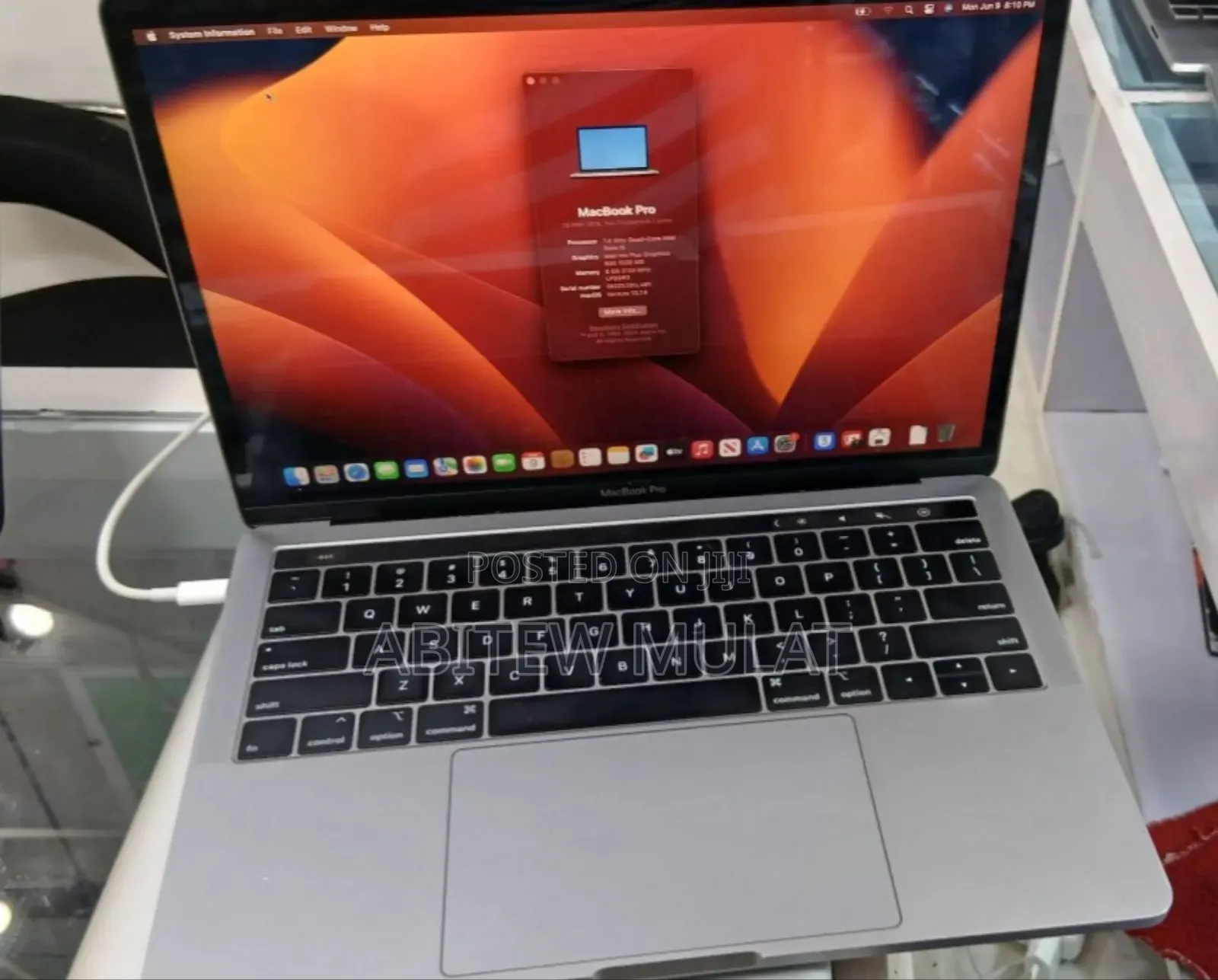 New Laptop Apple MacBook Pro 2019 8GB Intel Core I5 SSD 128GB