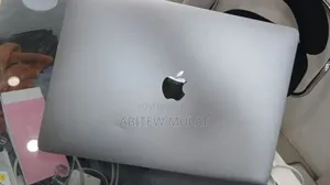 New Laptop Apple MacBook Pro 2019 8GB Intel Core I5 SSD 128GB