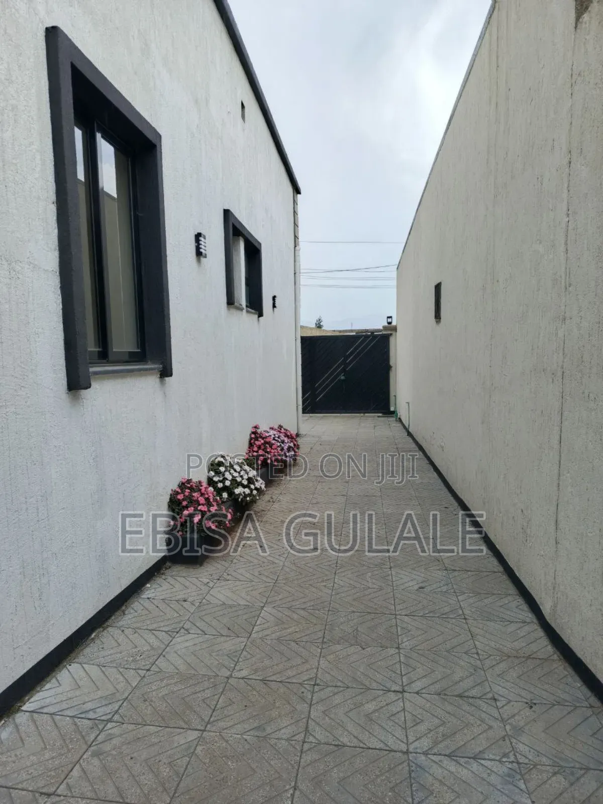 Furnished 5bdrm Farm House in Oromia-Finfinne for sale