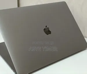 New Laptop Apple MacBook Pro 2017 16GB Intel Core I7 SSD 512GB