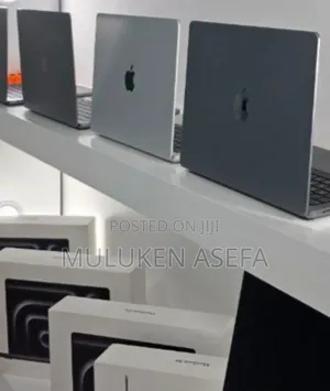 Photo - New Laptop Apple MacBook Pro 16GB Apple M1 SSD 1T