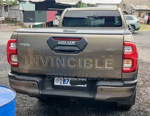 Toyota Hilux 2021 Blue