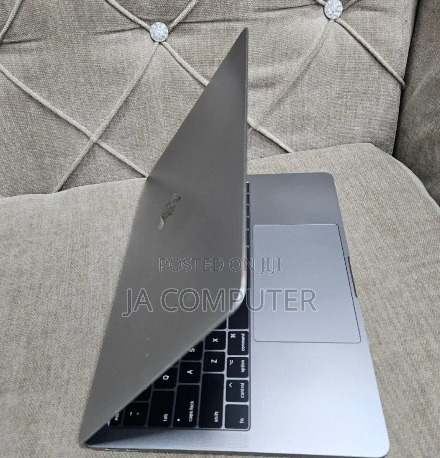 New Laptop Apple MacBook Pro 2017 16GB Intel Core I5 SSD 256GB