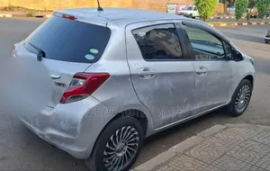 Toyota Yaris 2014 Silver