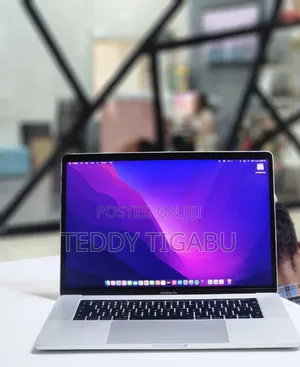 New Laptop Apple MacBook Pro 16GB Intel Core I7 SSD 512GB