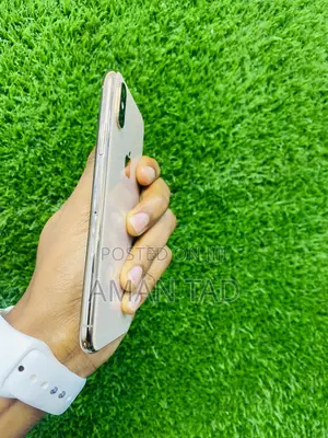 New Apple iPhone XS 64 GB Gold