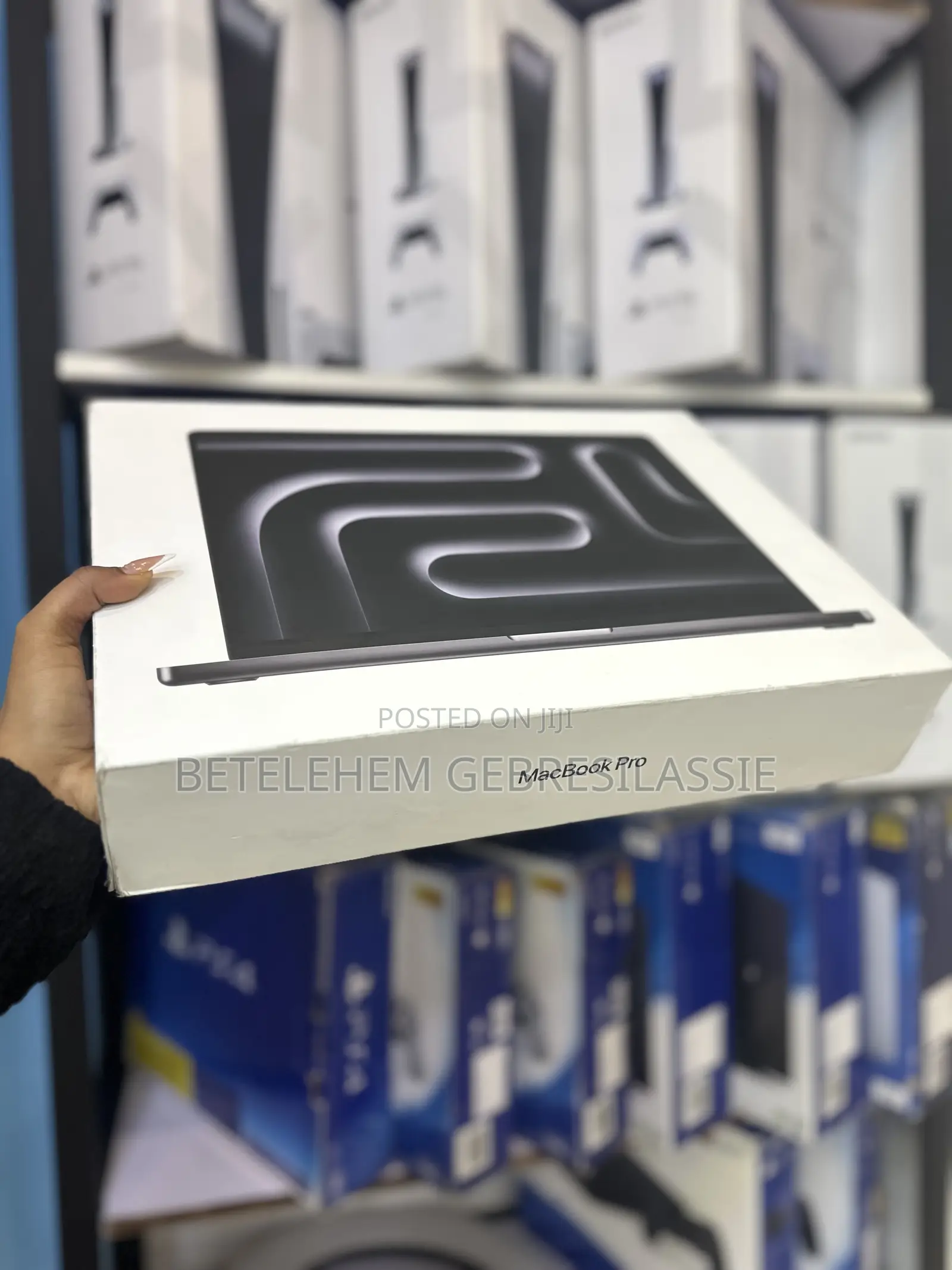New Apple MacBook Pro 2024 M4 14-Inch 24GB Apple M4 Pro SSD 512GB