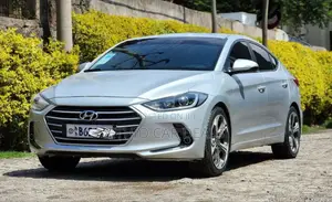 Photo - Hyundai Avante 2017 Silver