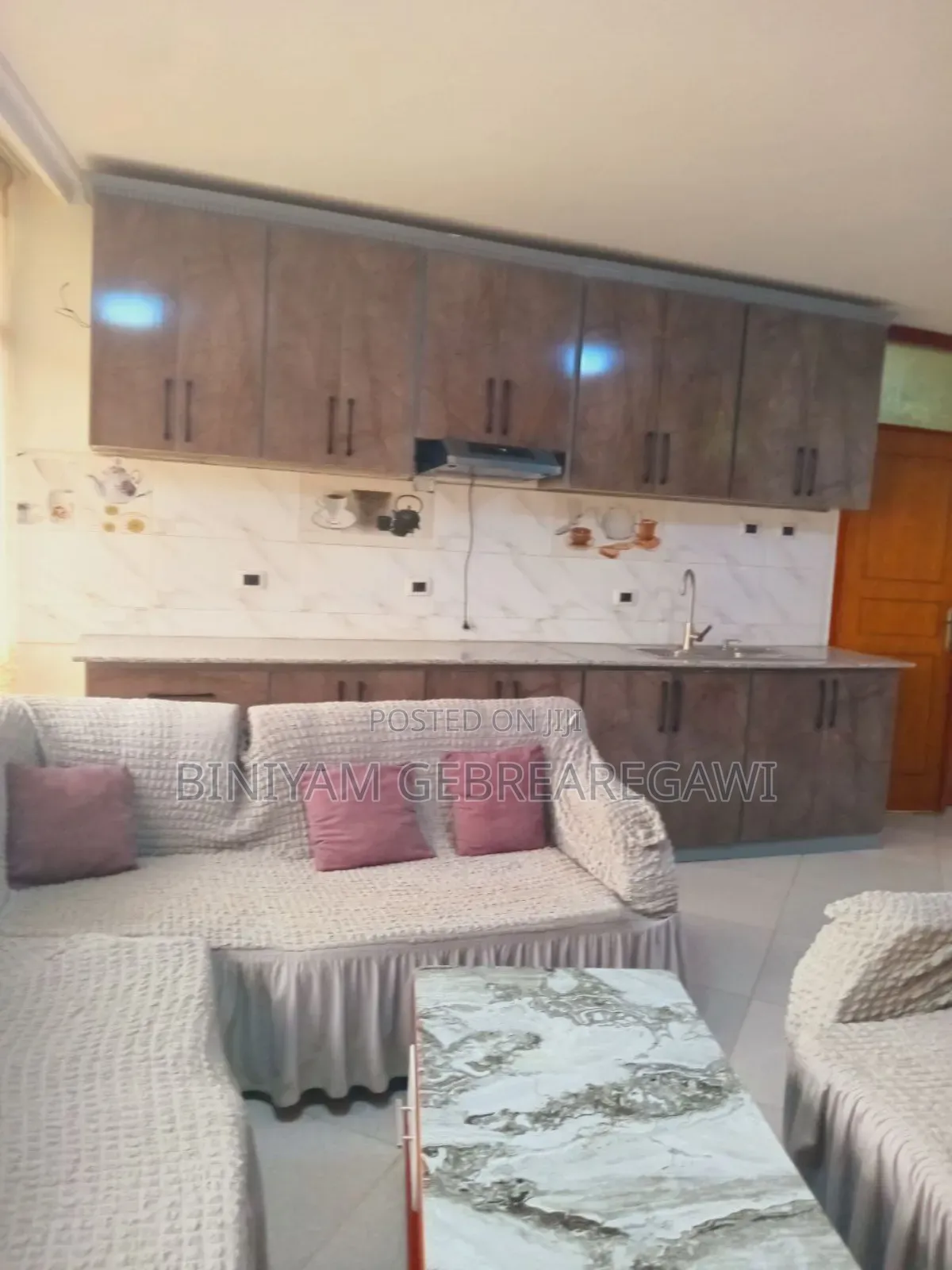 Furnished 1bdrm Apartment in Apartment, Yeka for rent