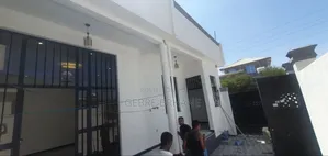 3bdrm House in L Shape, Yeka for rent