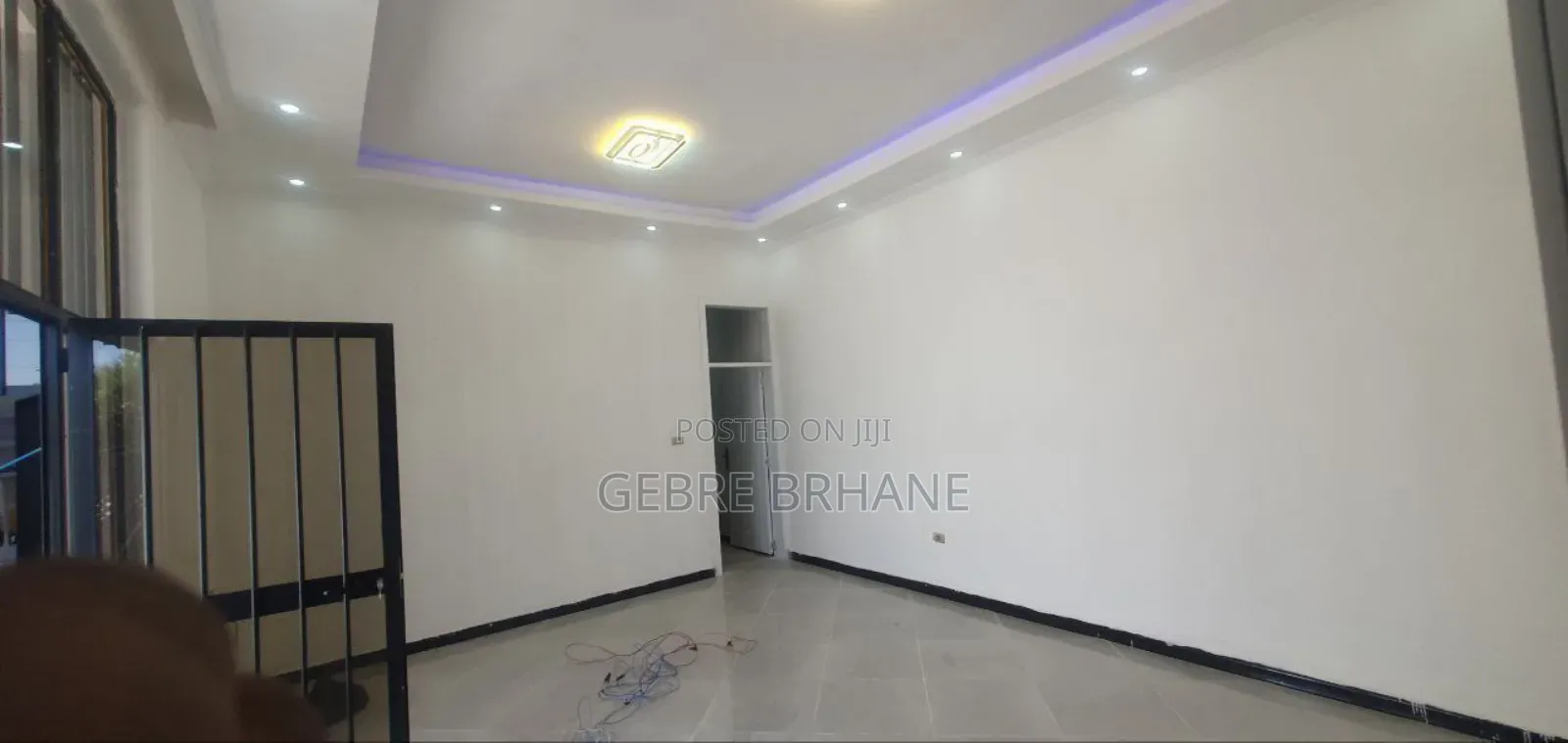 3bdrm House in L Shape, Yeka for rent