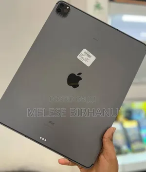 Photo - New Apple iPad Pro 12.9 (2022) 256 GB Gray