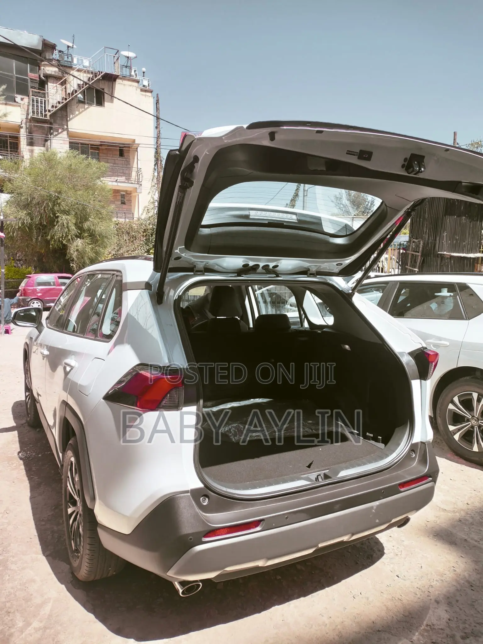 New Toyota RAV4 Hybrid 2024 White