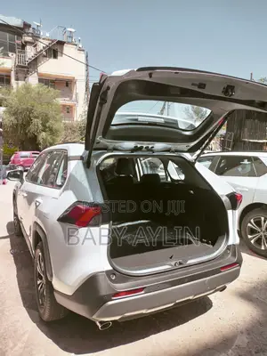 New Toyota RAV4 Hybrid 2024 White
