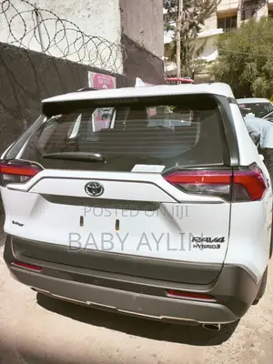 New Toyota RAV4 Hybrid 2024 White
