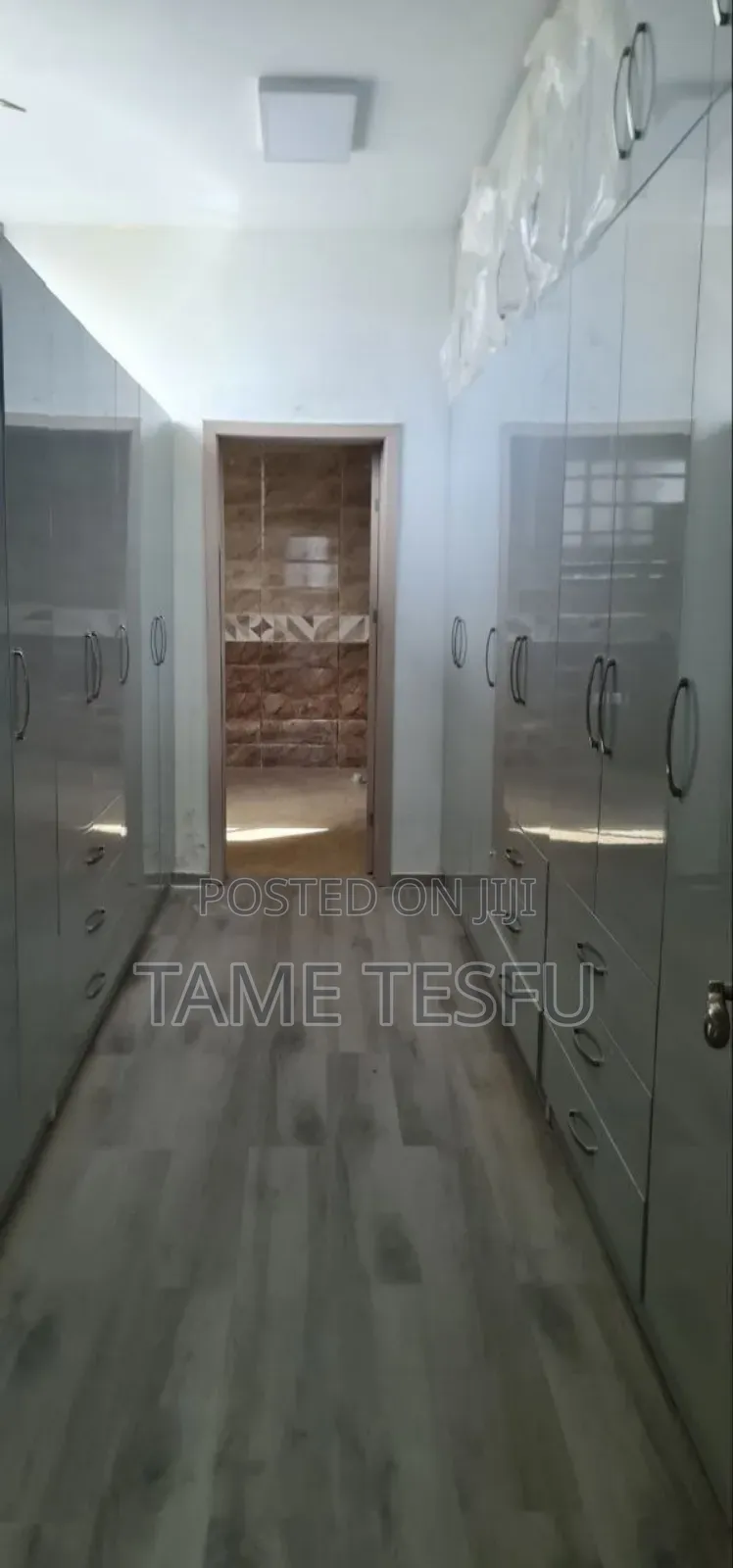 Furnished 6bdrm House in Hayat, Bole for sale