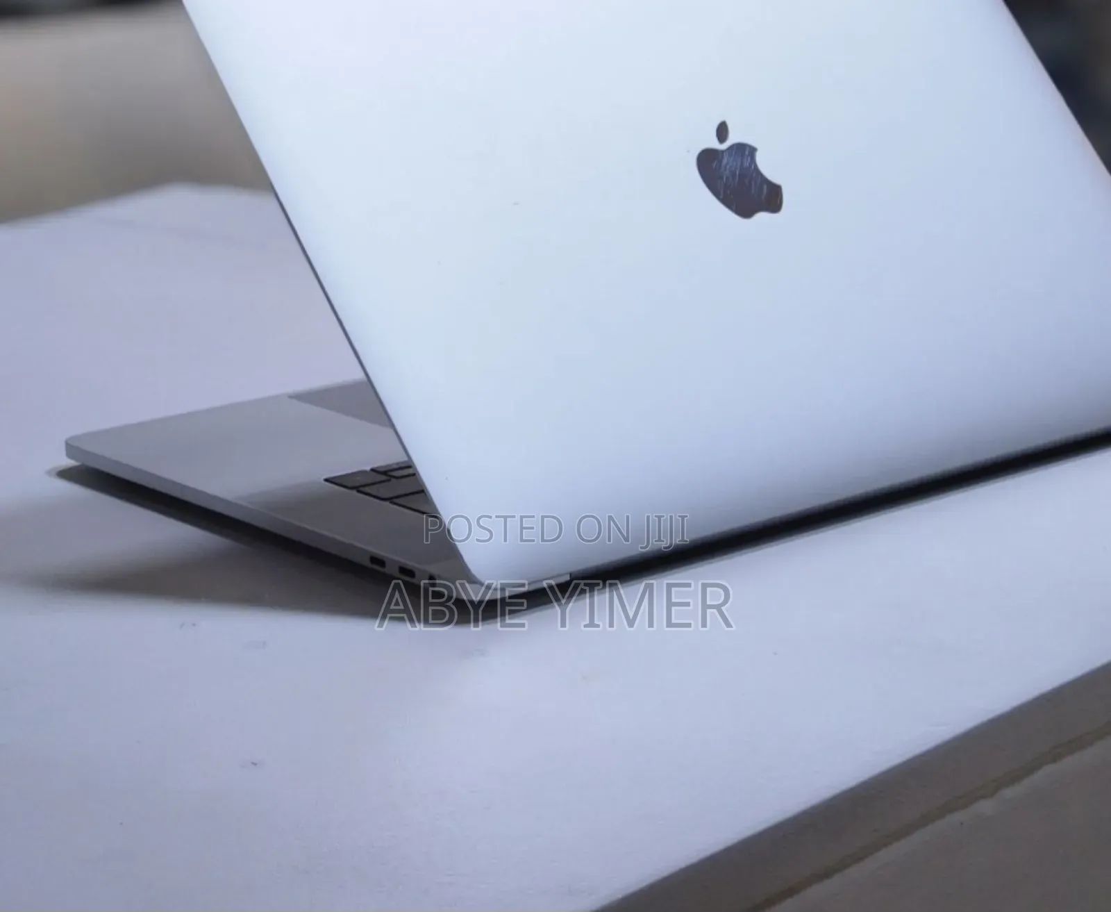 New Laptop Apple MacBook Pro 2017 16GB Intel Core I7 SSD 512GB