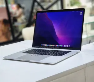 New Laptop Apple MacBook Pro 2017 16GB Intel Core I7 SSD 512GB