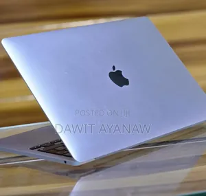 New Laptop Apple MacBook Pro 2022 M2 8GB Apple M2 SSD 256GB