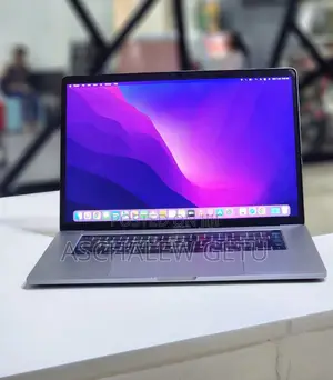 New Laptop Apple MacBook Pro 2016 16GB Intel Core I7 SSD 256GB