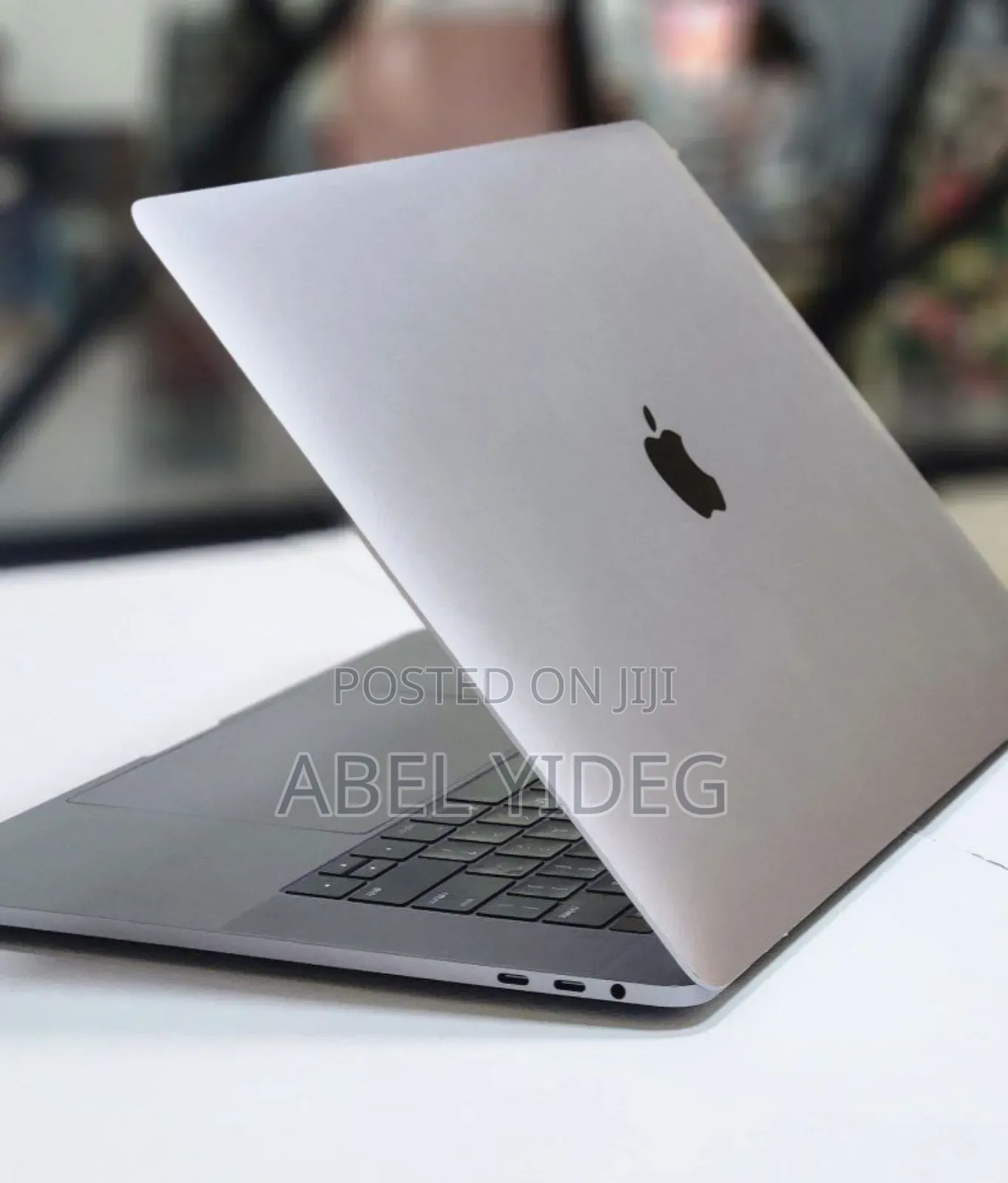 New Laptop Apple MacBook Pro 2017 16GB Intel Core I7 SSD 256GB