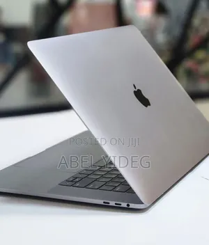 New Laptop Apple MacBook Pro 2017 16GB Intel Core I7 SSD 256GB