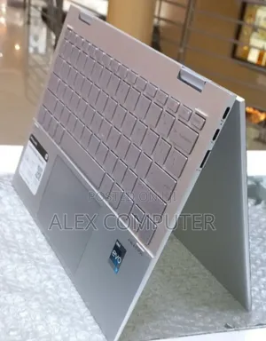 New Laptop HP Envy X360 8GB Intel Core I7 SSD 512GB