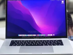 New Laptop Apple MacBook Pro 2017 16GB Intel Core I7 SSD 512GB