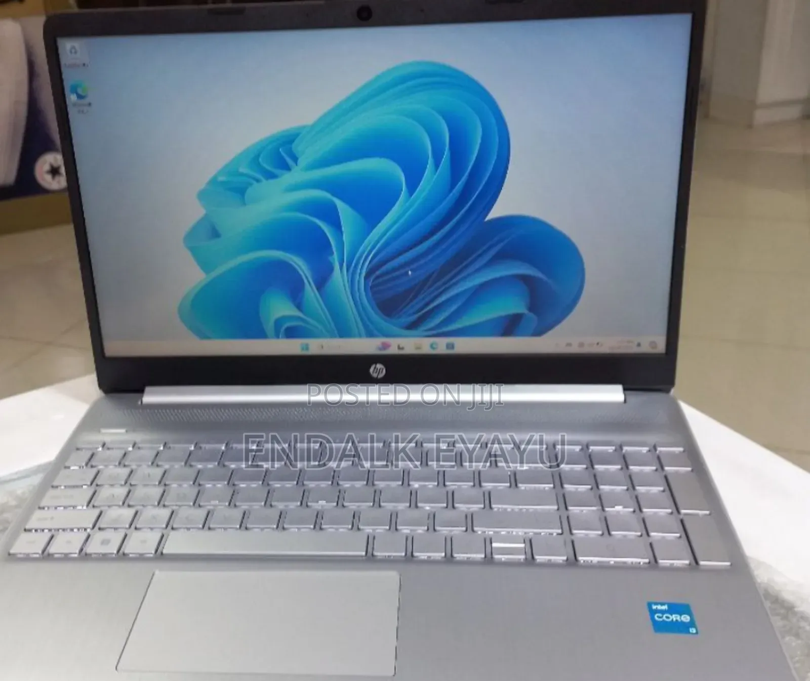 New Laptop HP 8GB Intel Core I3 SSD 1T