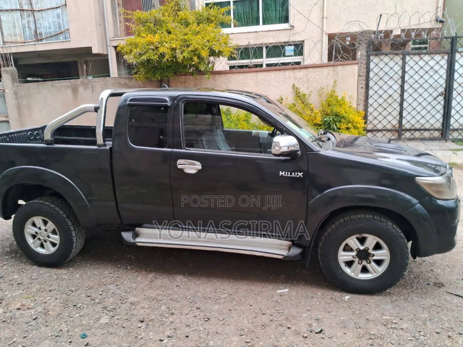 Toyota Hilux 2012 Black
