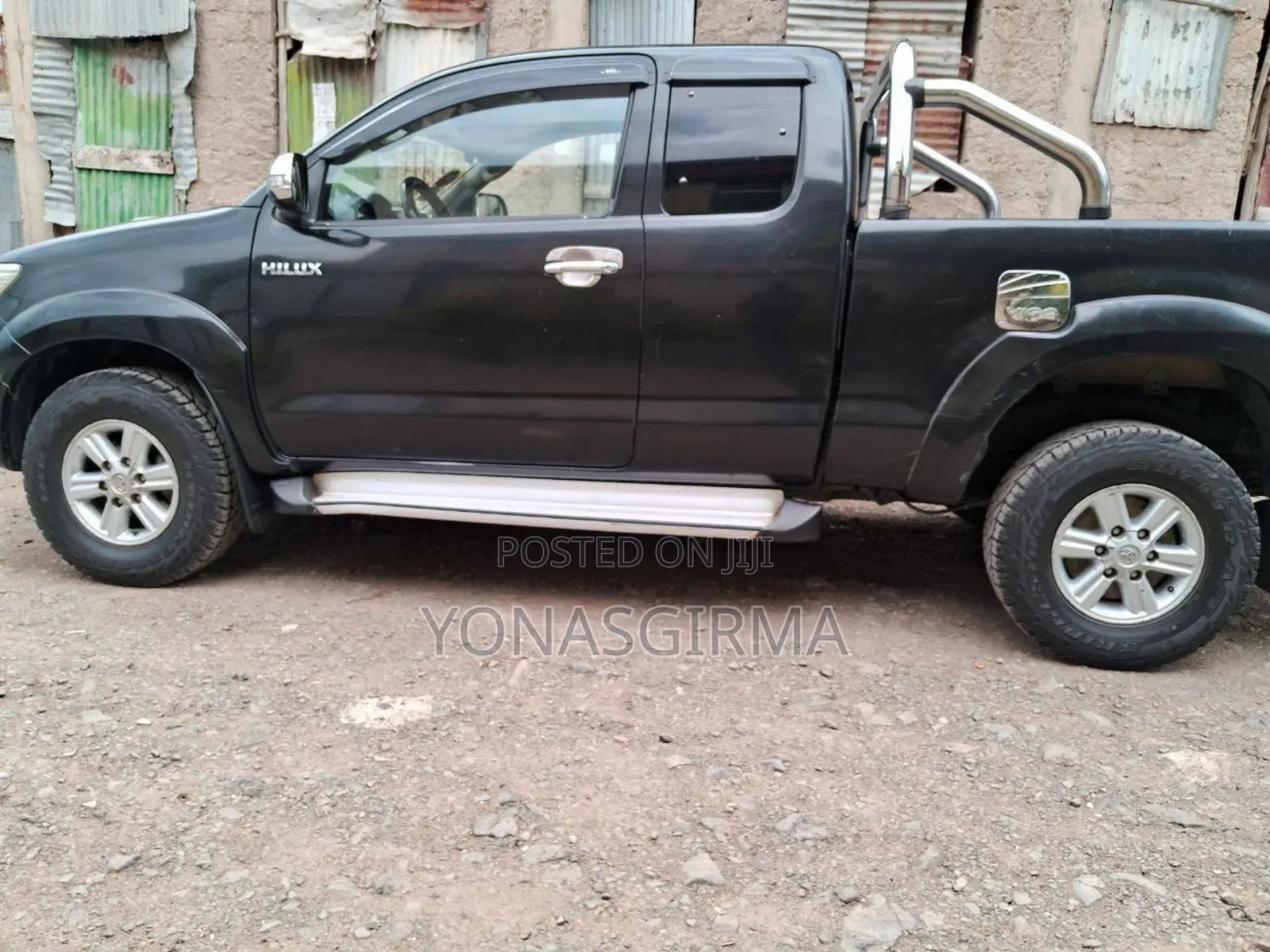 Toyota Hilux 2012 Black