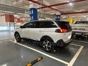 Peugeot 5008 2020 White
