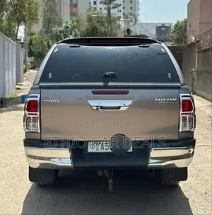 Toyota Hilux 2016 Gold
