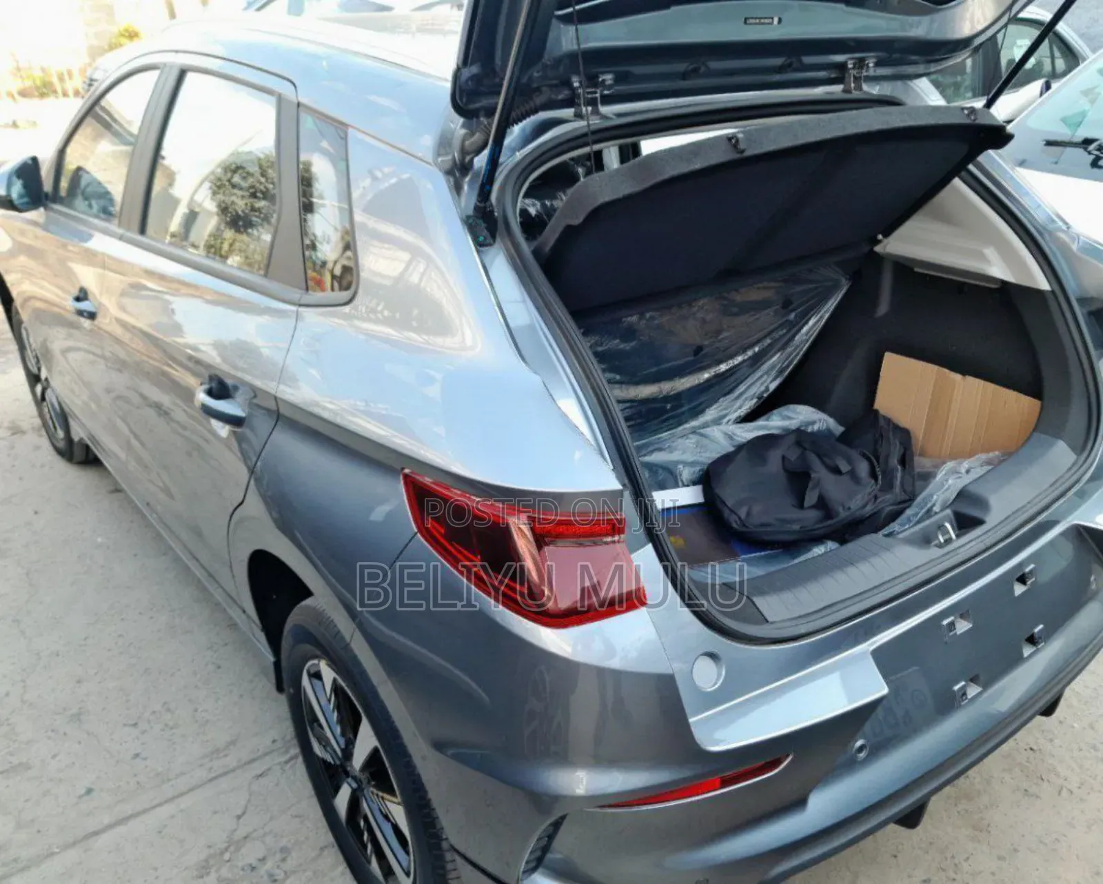 New BYD E2 43 kWh 94 hp FWD 2025 Gray