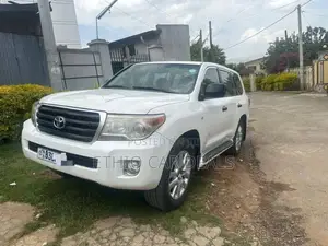 Photo - Toyota Land Cruiser 2009 White