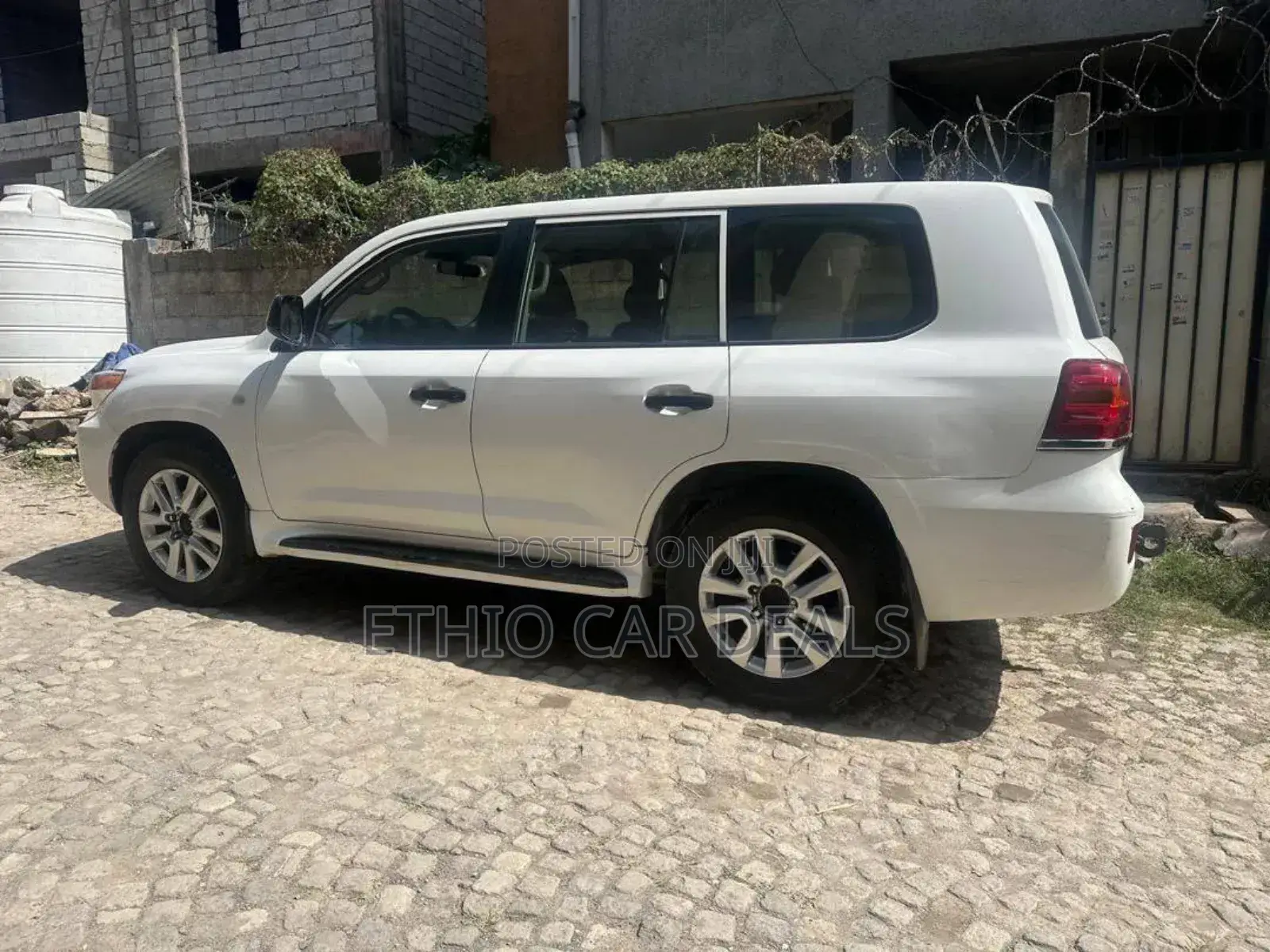 Toyota Land Cruiser 2009 White