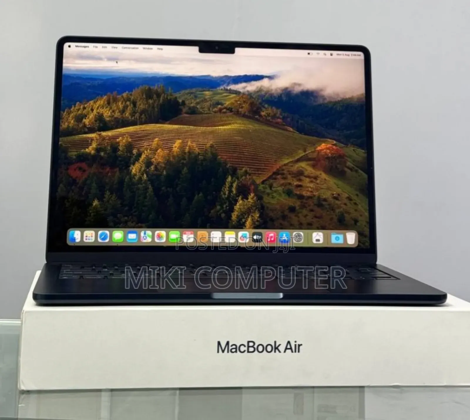 New Laptop Apple MacBook Air 2022 M2 8GB Intel SSD 256GB