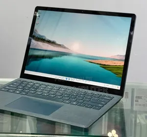 New Laptop Microsoft Surface 8GB Intel Core I5 SSD 256GB