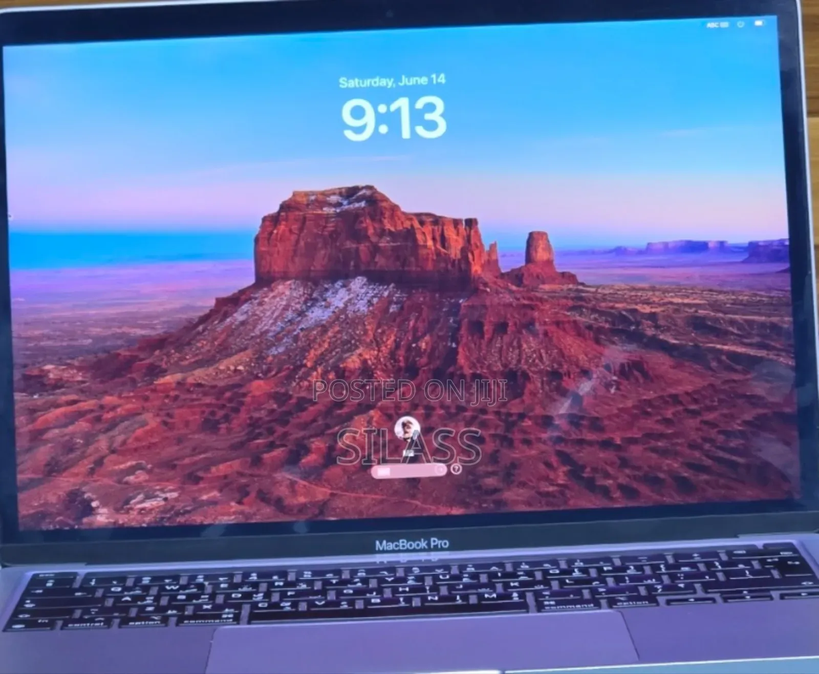 New Laptop Apple MacBook Pro 2022 M2 8GB Apple M2 SSD 256GB