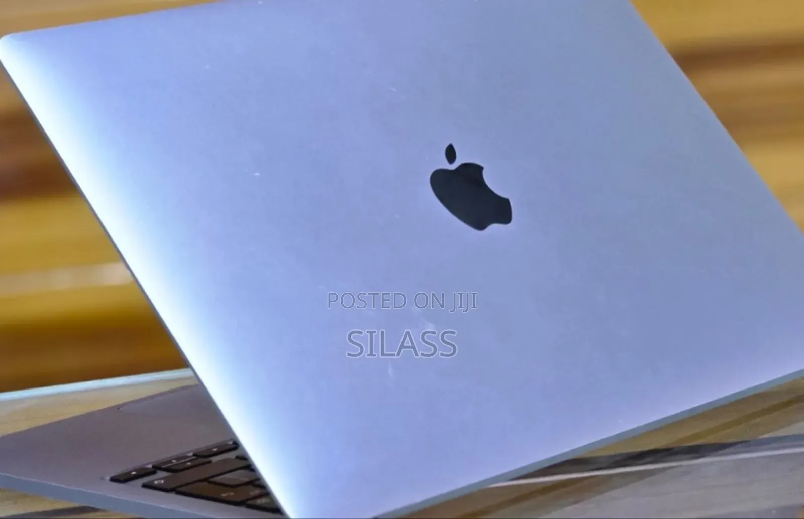 New Laptop Apple MacBook Pro 2022 M2 8GB Apple M2 SSD 256GB