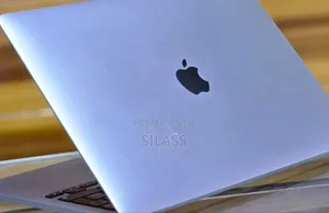 Photo - New Laptop Apple MacBook Pro 2022 M2 8GB Apple M2 SSD 256GB