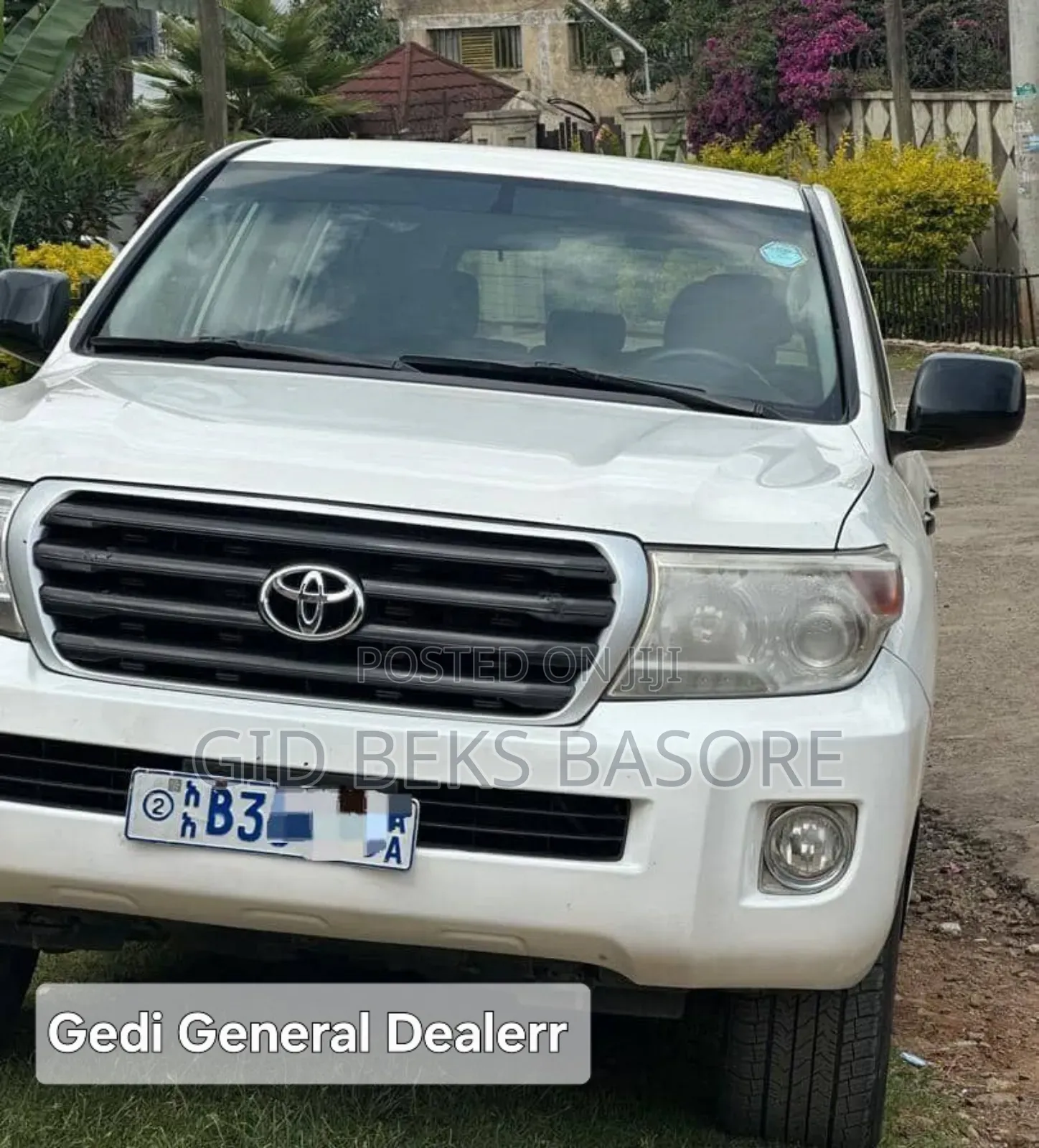 Toyota Land Cruiser 2012 White