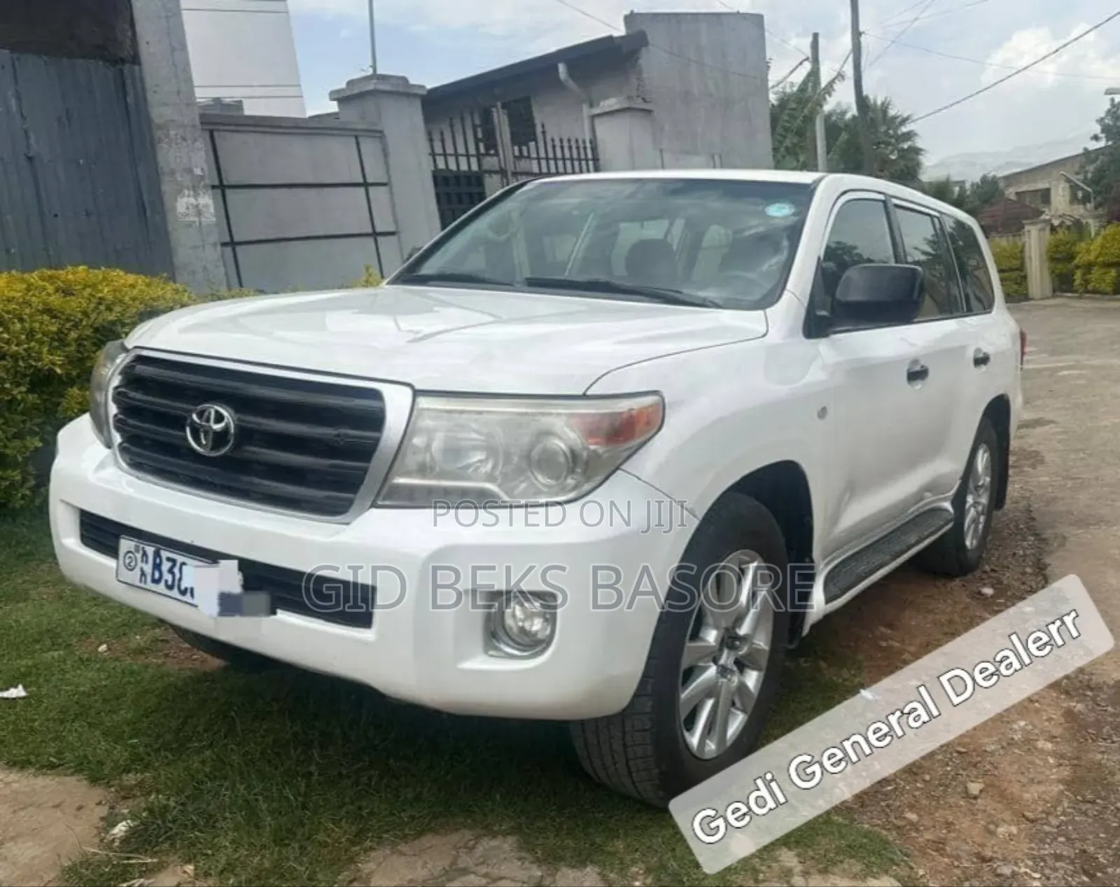 Toyota Land Cruiser 2012 White