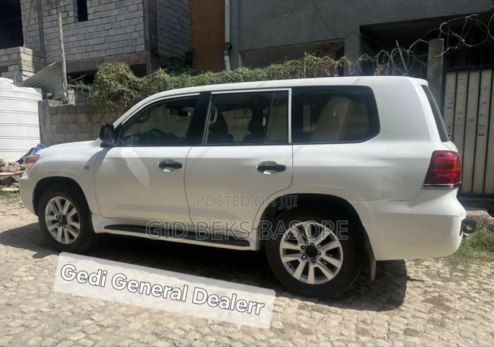 Toyota Land Cruiser 2012 White